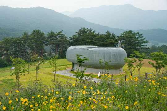 경북 봉화군 국립백두대간수목원에 위치한 '시드볼트'. LG유플러스 제공